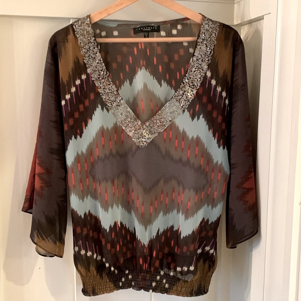 Sanctuary LUX BOHO top flame pattern with sequined sparkle v-neck detailing
